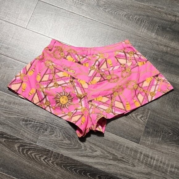 Missguided "vintage scarf print" Shorts - Picture 3 of 3